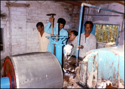 Pulp making machine